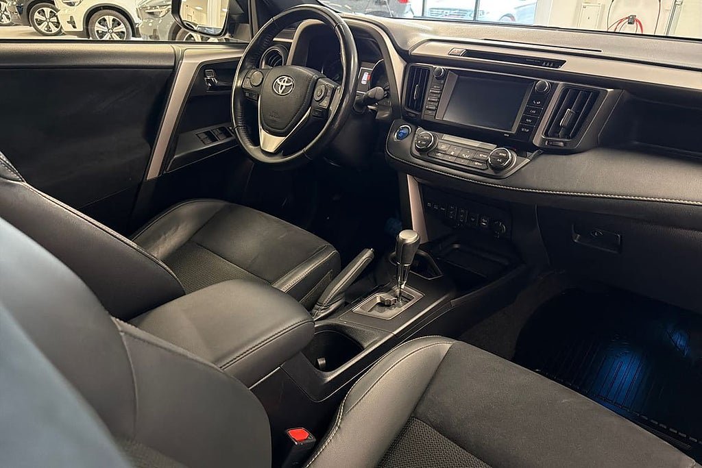 Vehicle Image 21