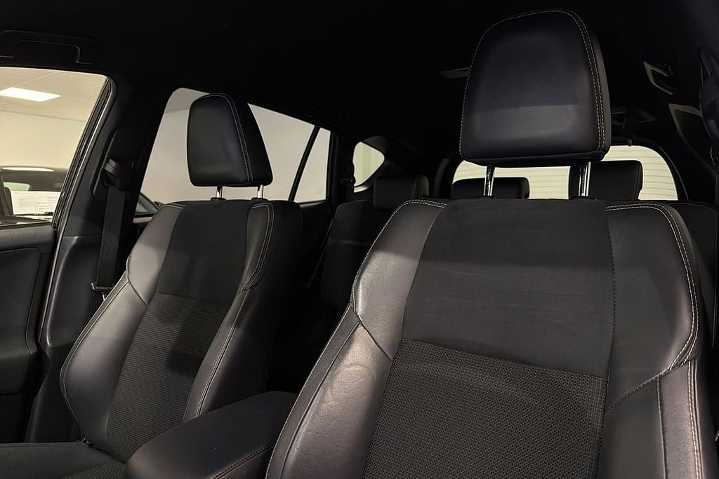 Vehicle Image 30