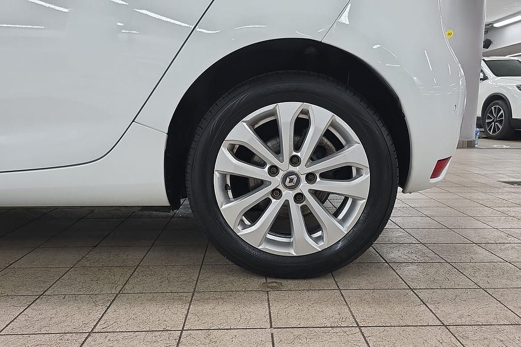 Vehicle Image 17