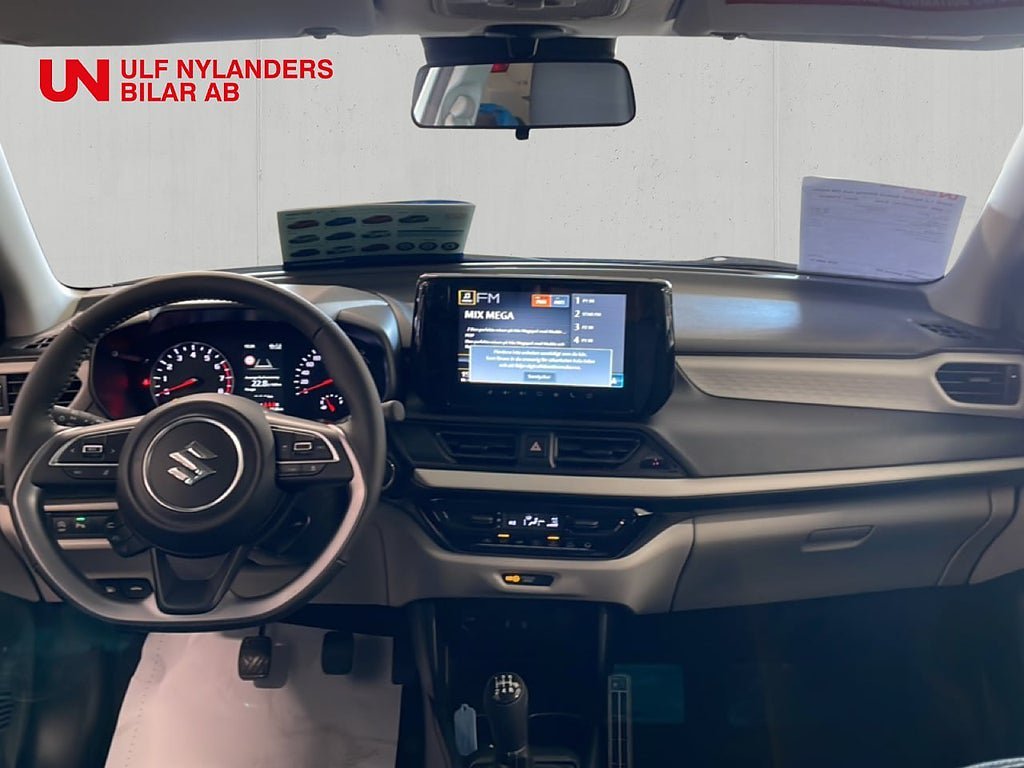 Vehicle Image 12