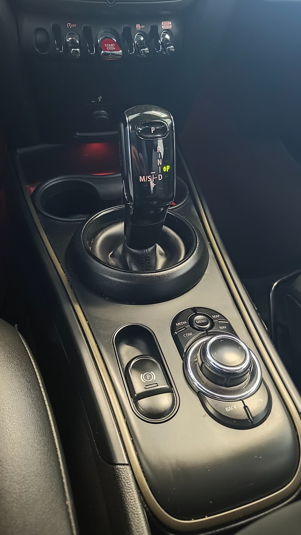 Vehicle Image 11