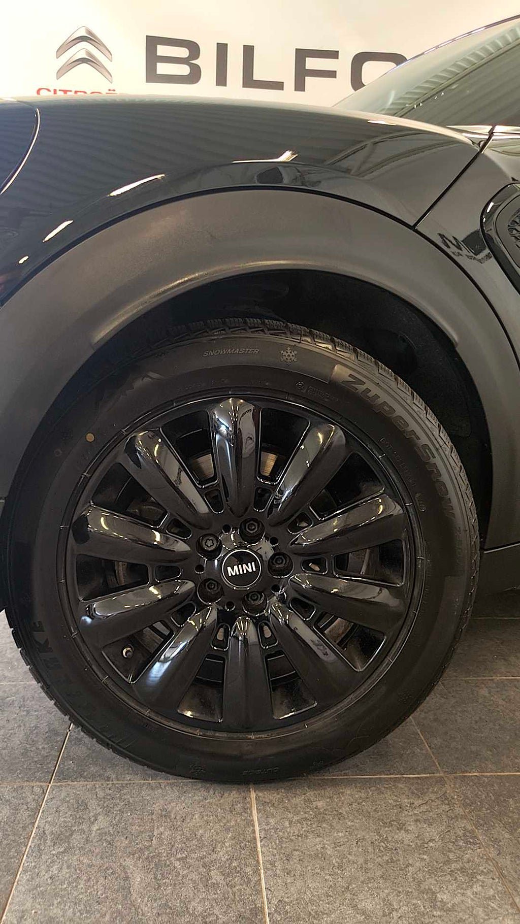 Vehicle Image 17