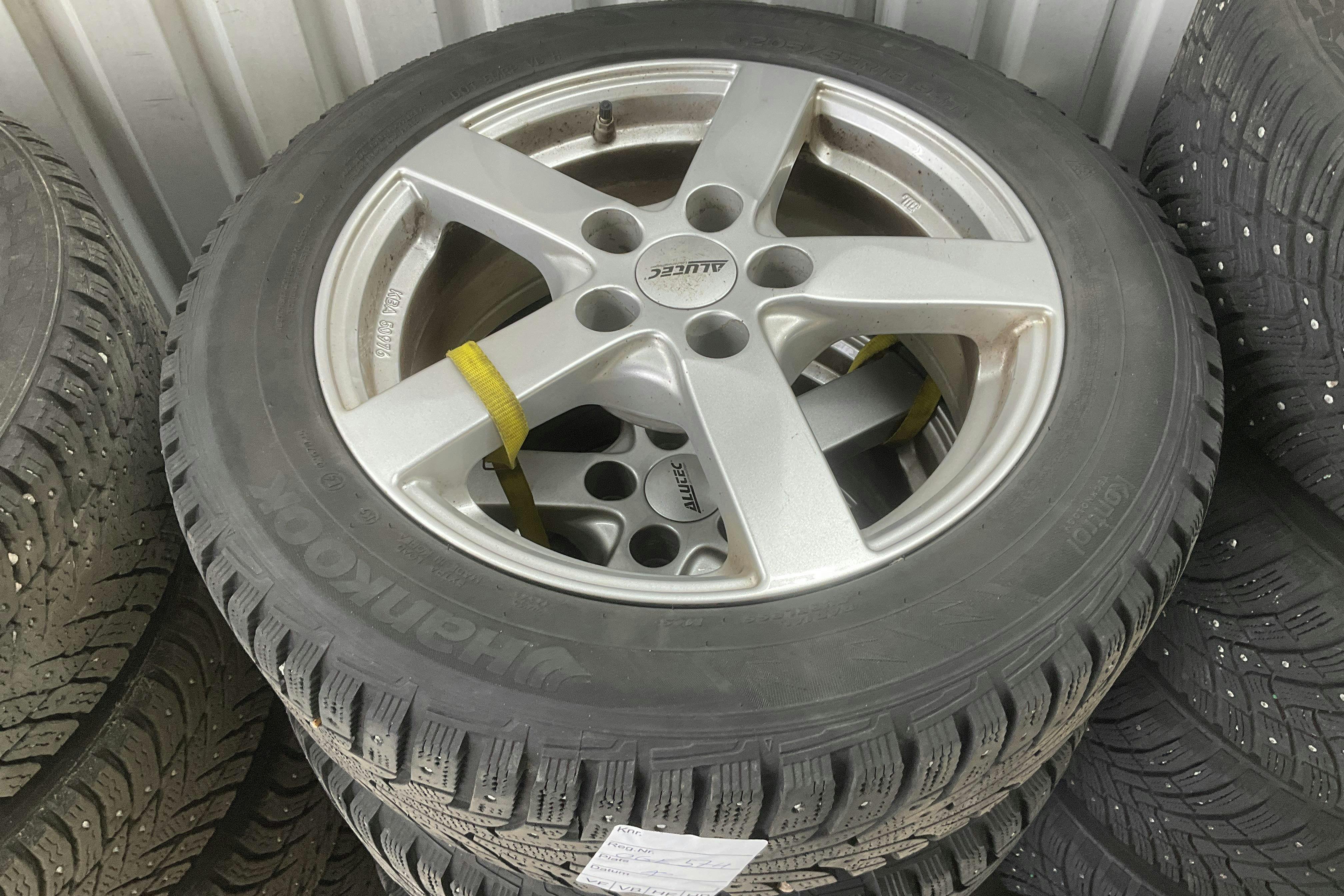 Vehicle Image 12