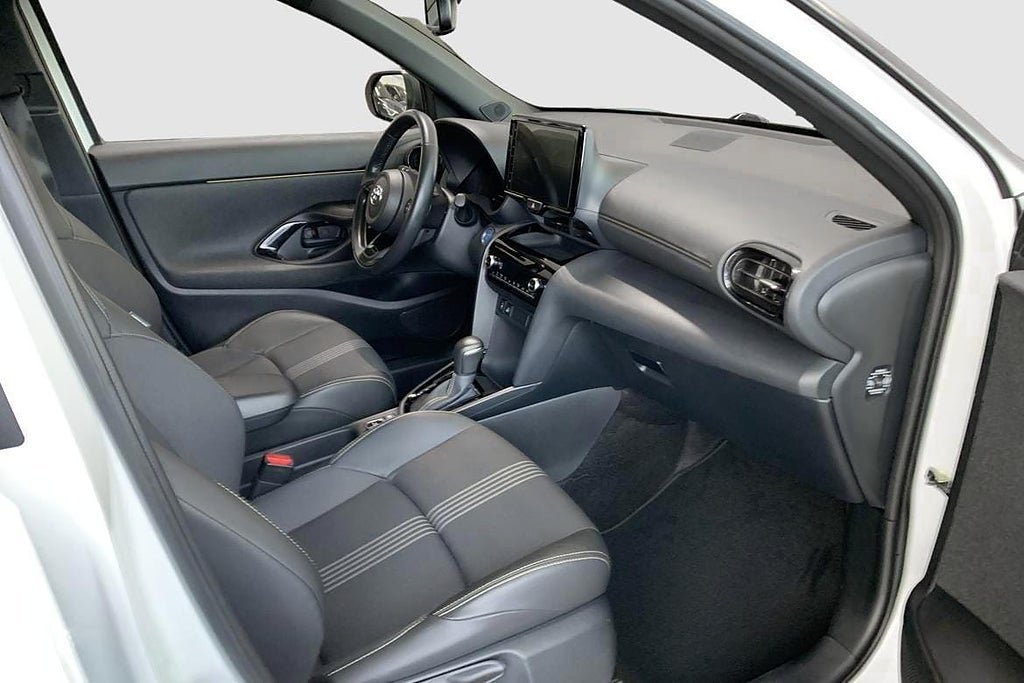 Vehicle Image 9