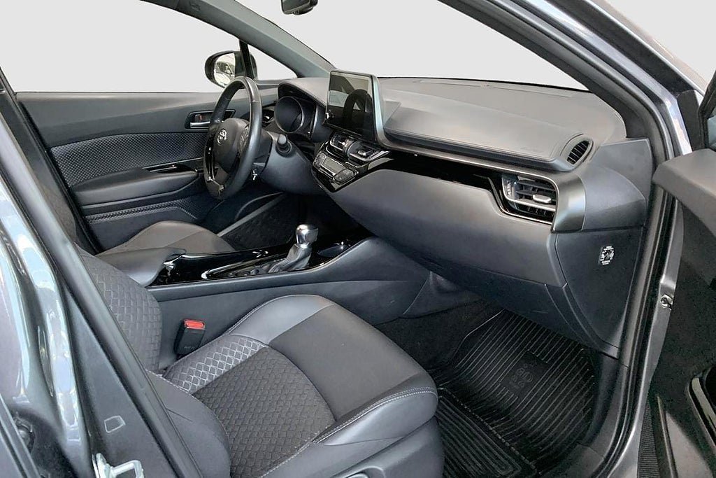 Vehicle Image 9