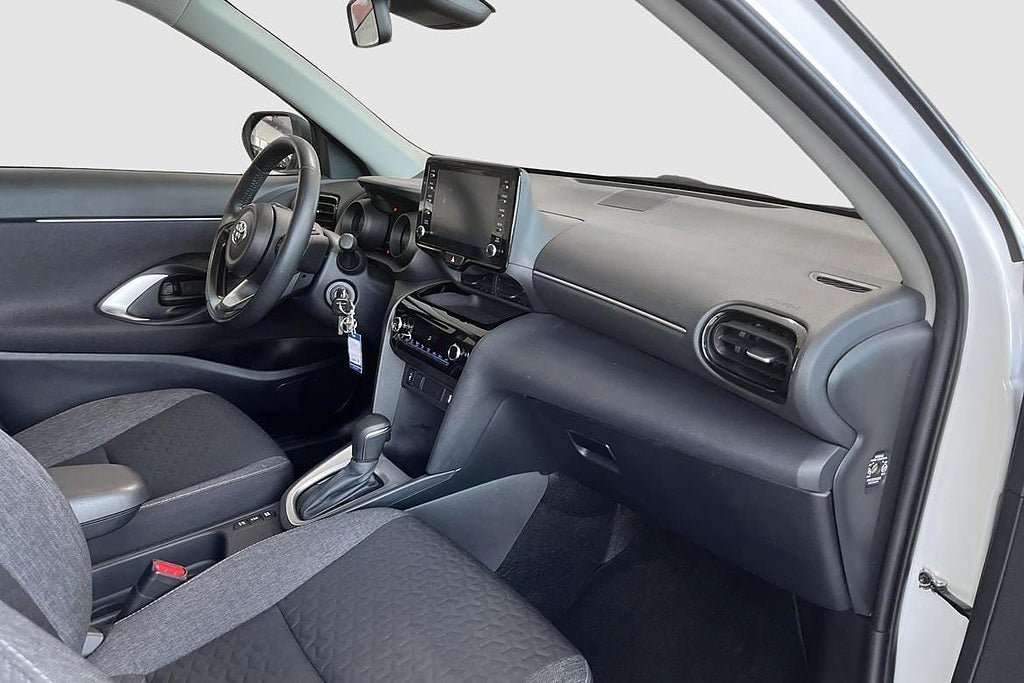 Vehicle Image 9
