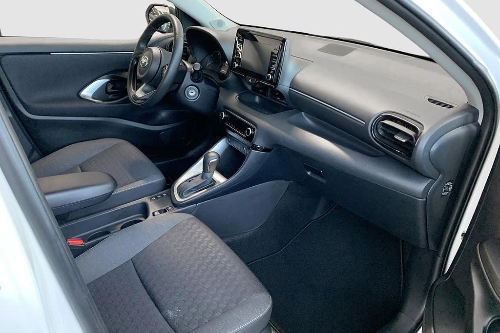 Vehicle Image 9