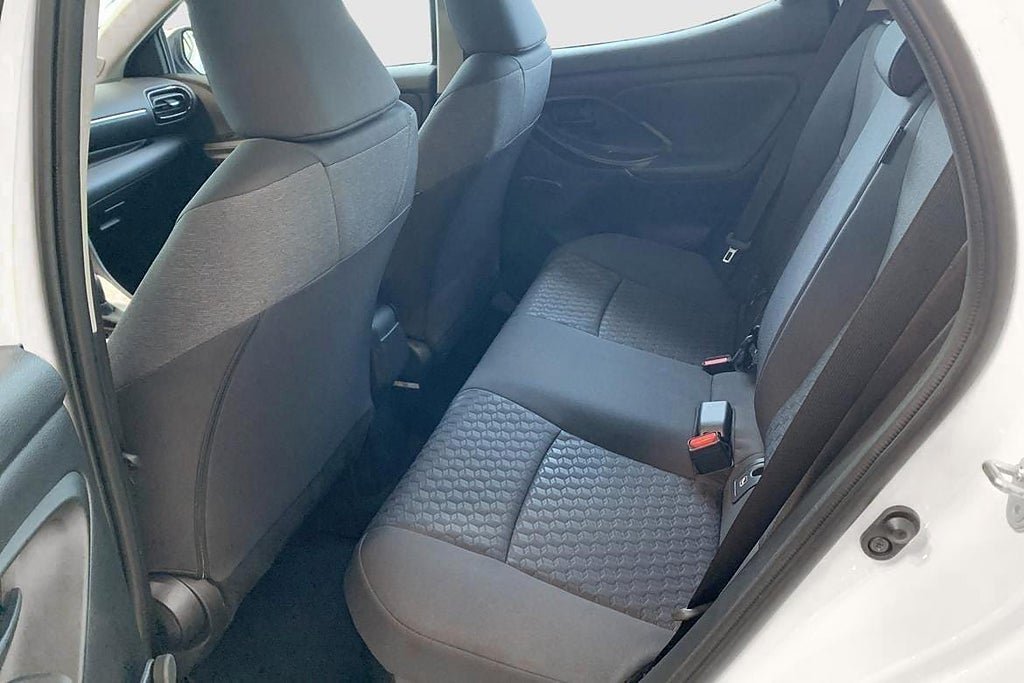 Vehicle Image 10
