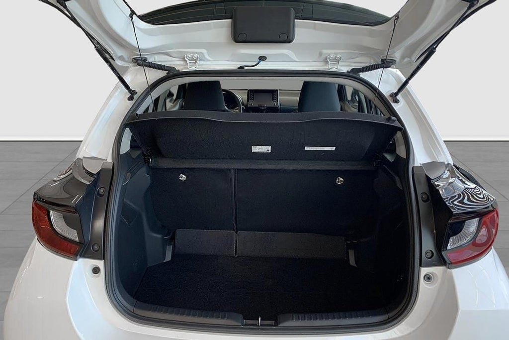 Vehicle Image 13