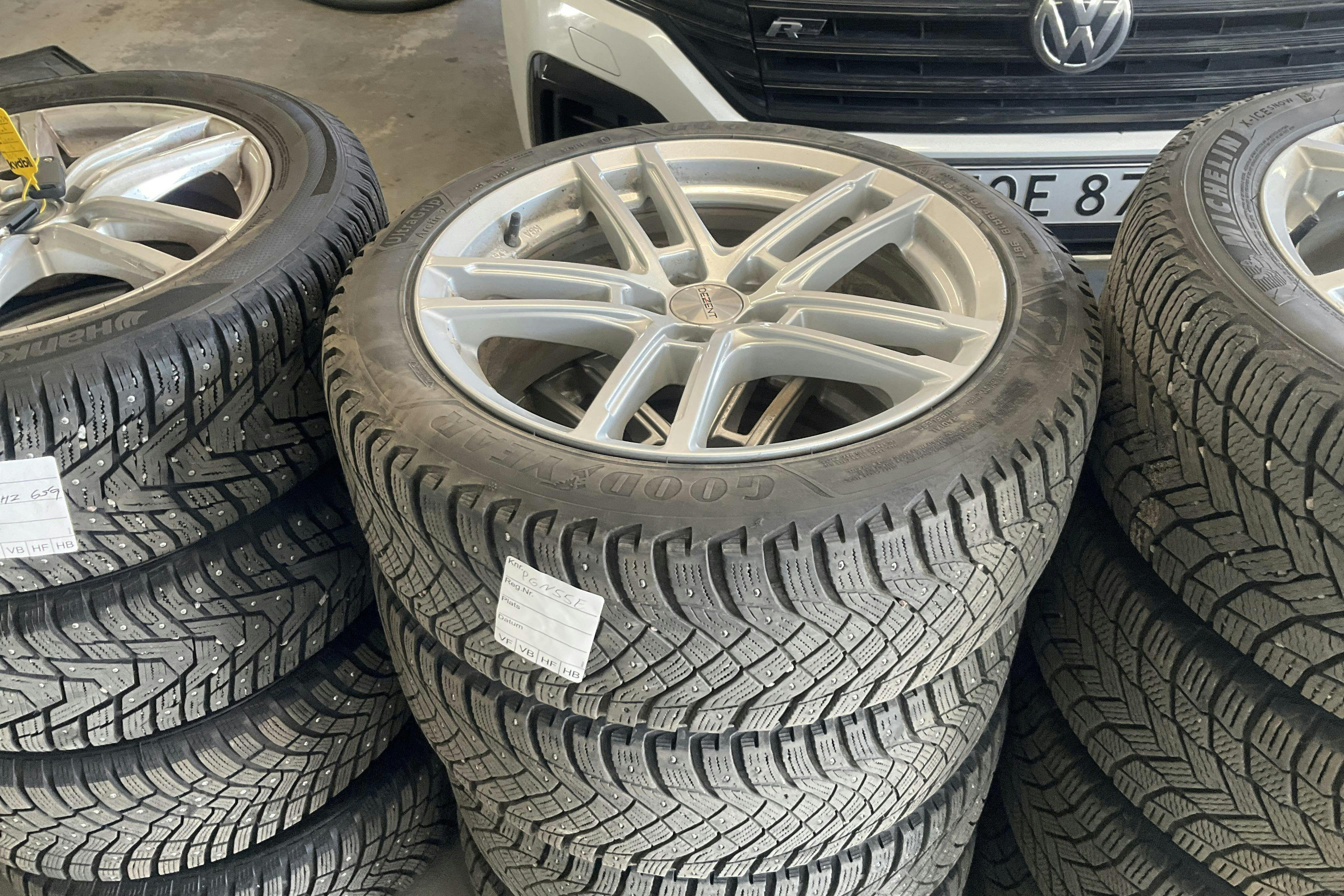 Vehicle Image 11