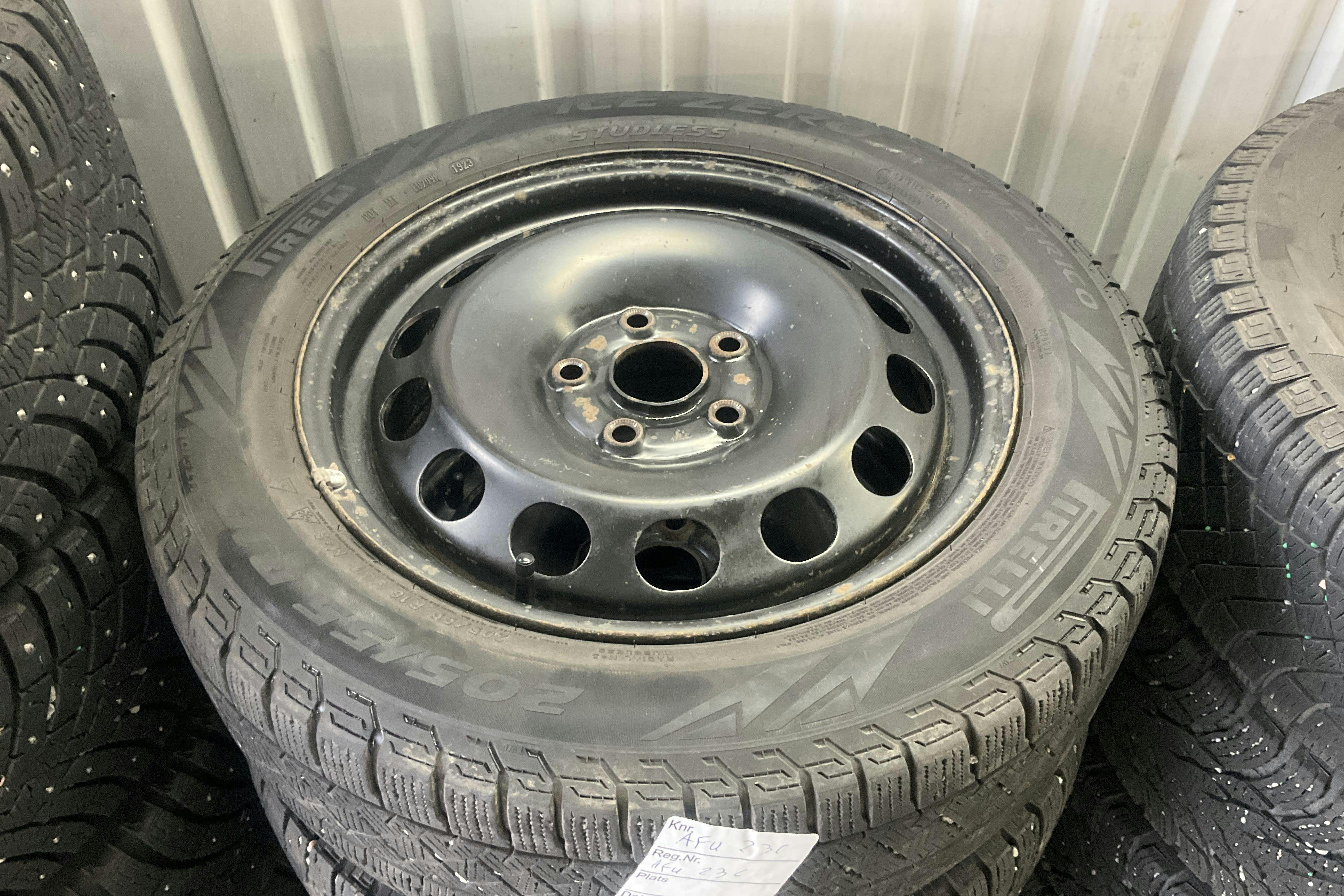 Vehicle Image 14