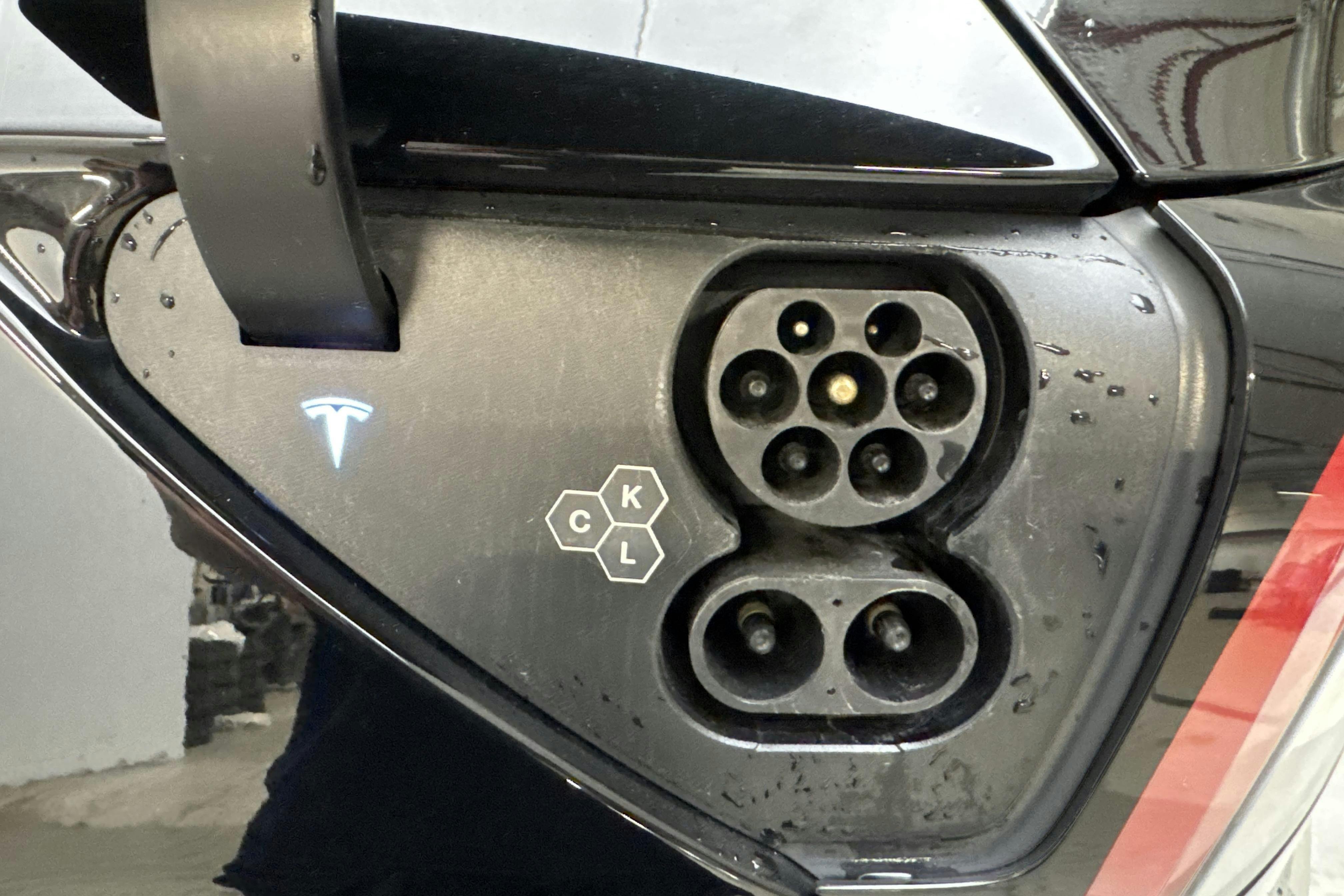 Vehicle Image 16