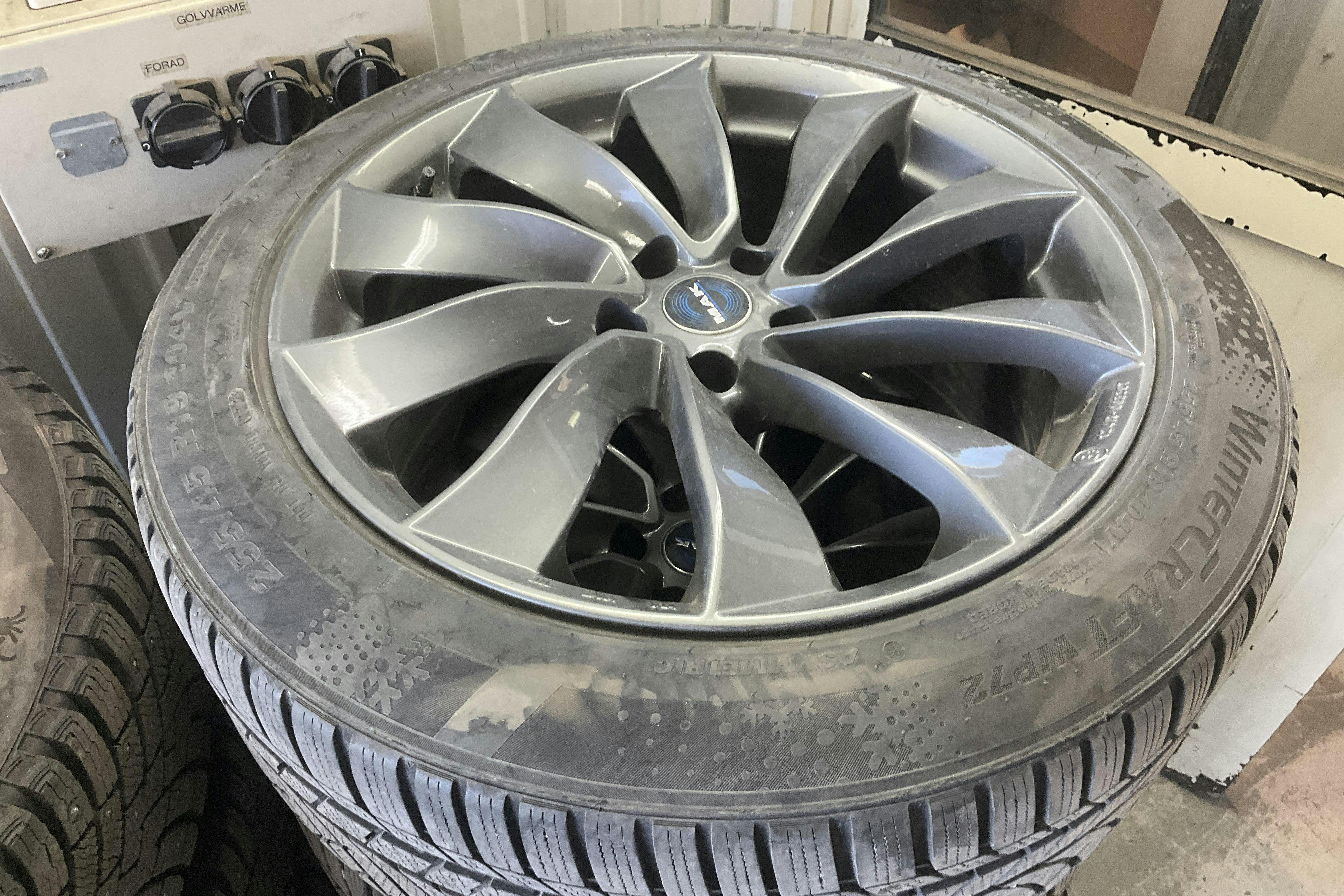 Vehicle Image 18