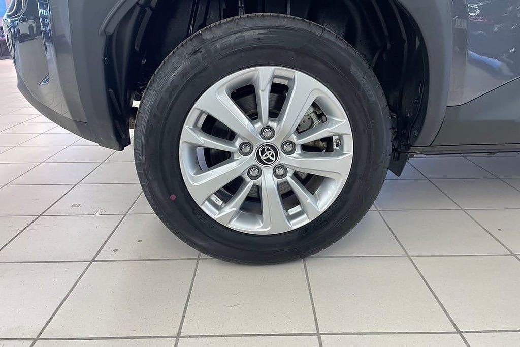 Vehicle Image 16