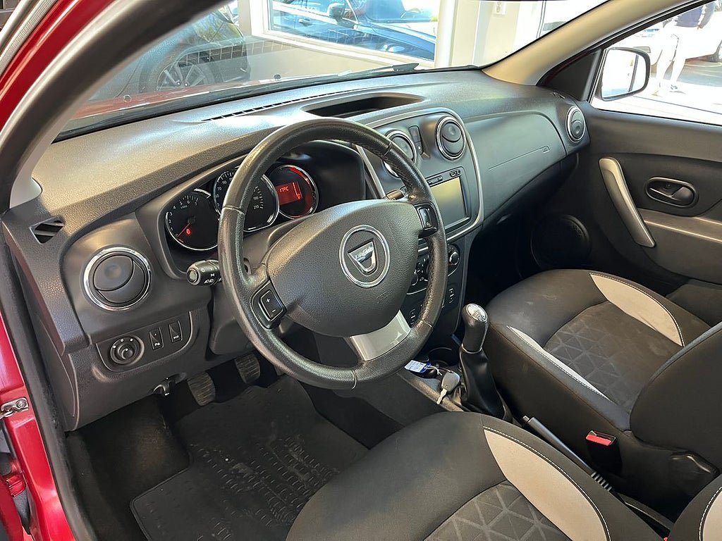 Vehicle Image 6