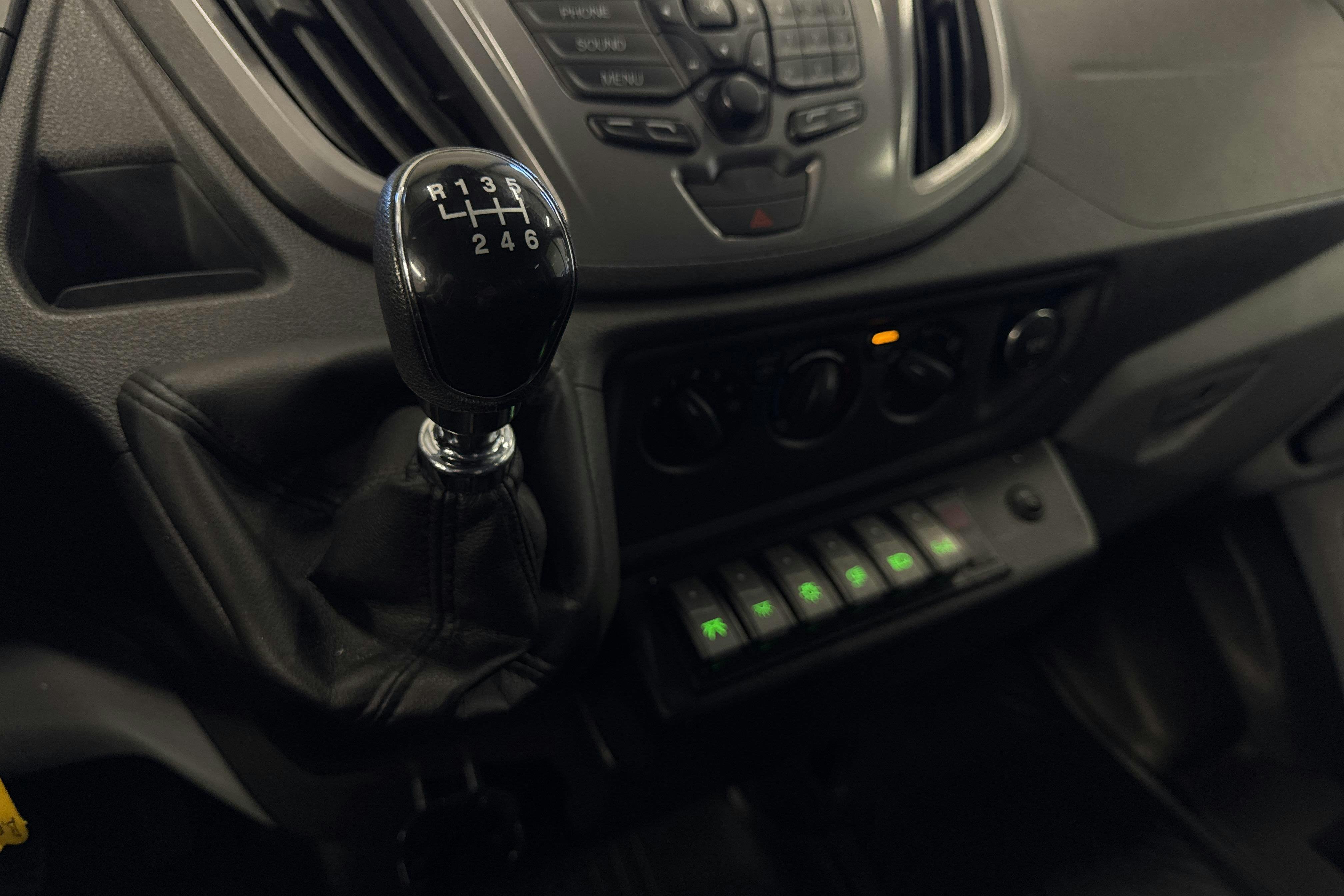Vehicle Image 17