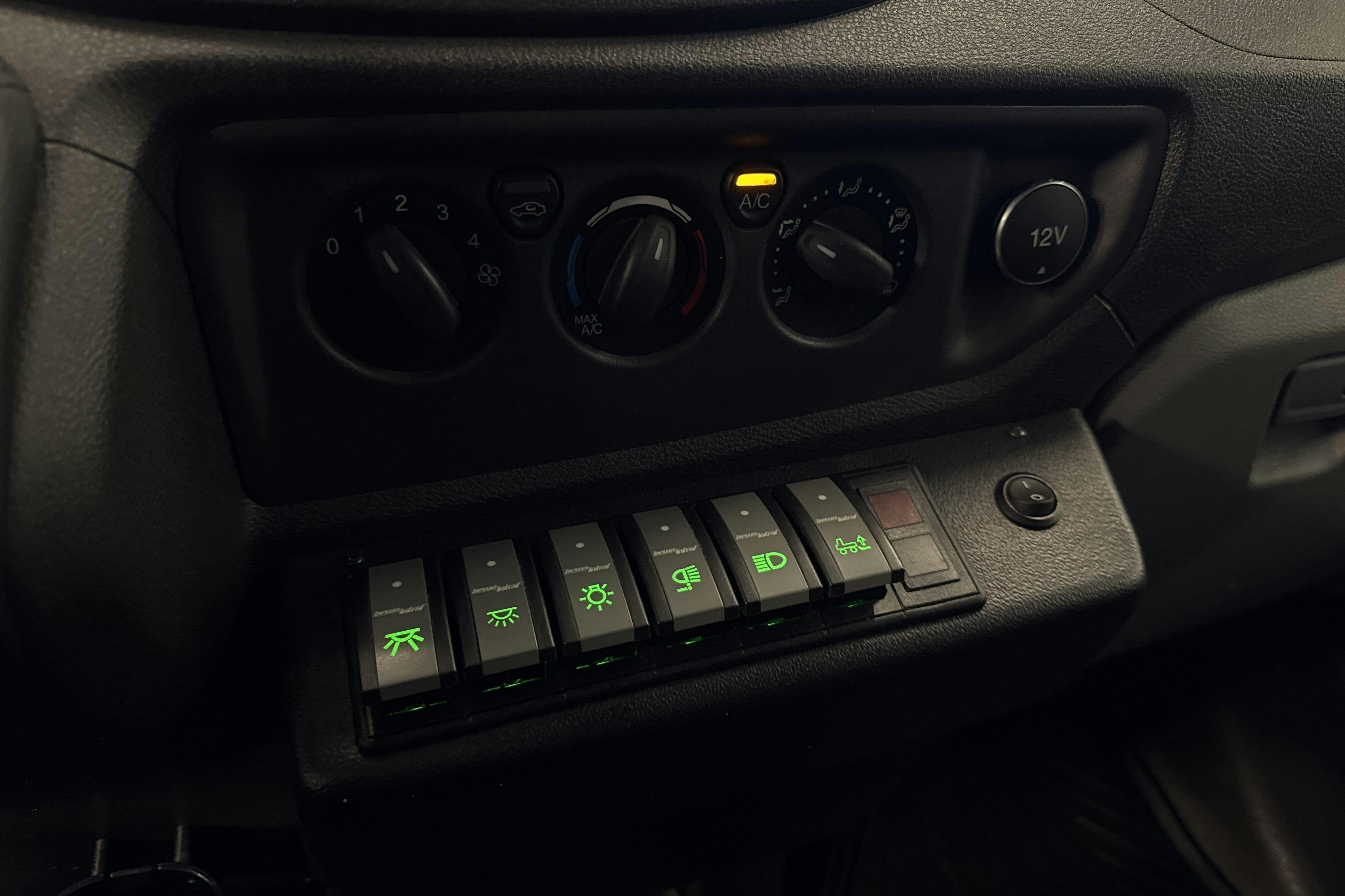 Vehicle Image 18