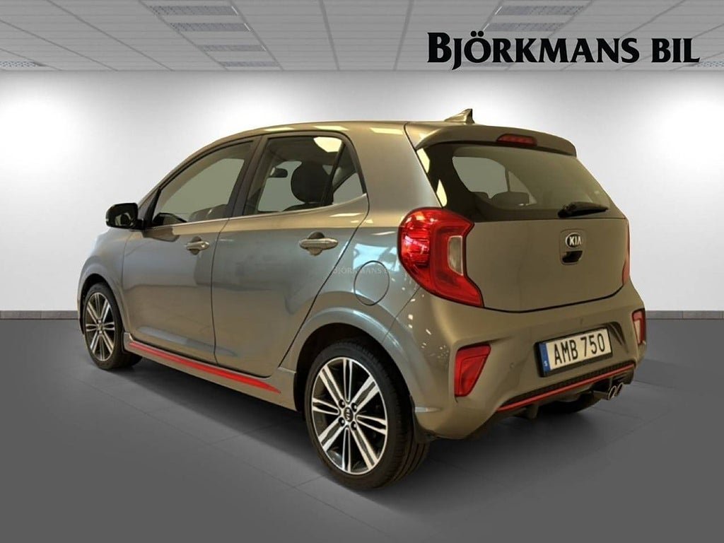 Vehicle Image 6