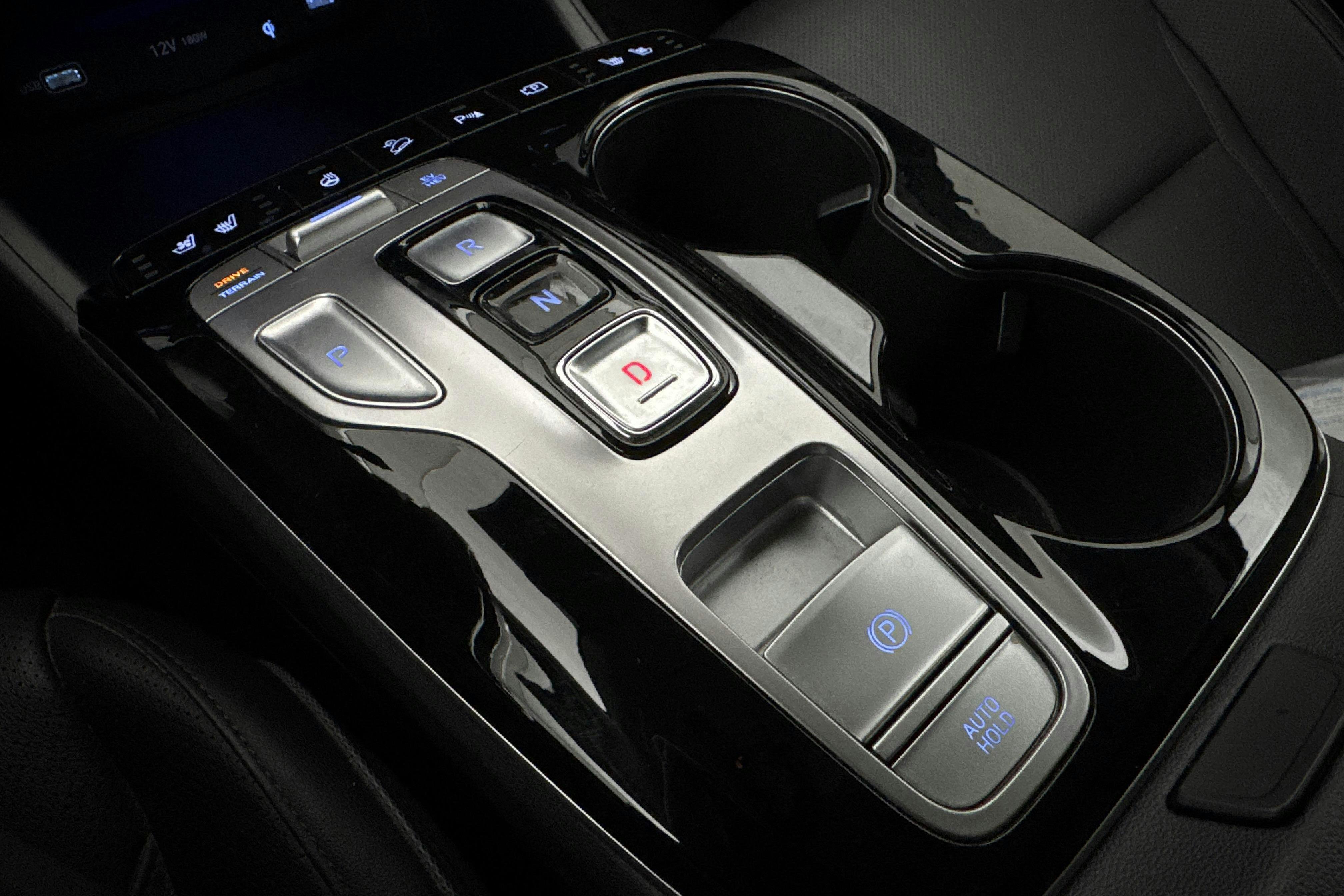 Vehicle Image 16