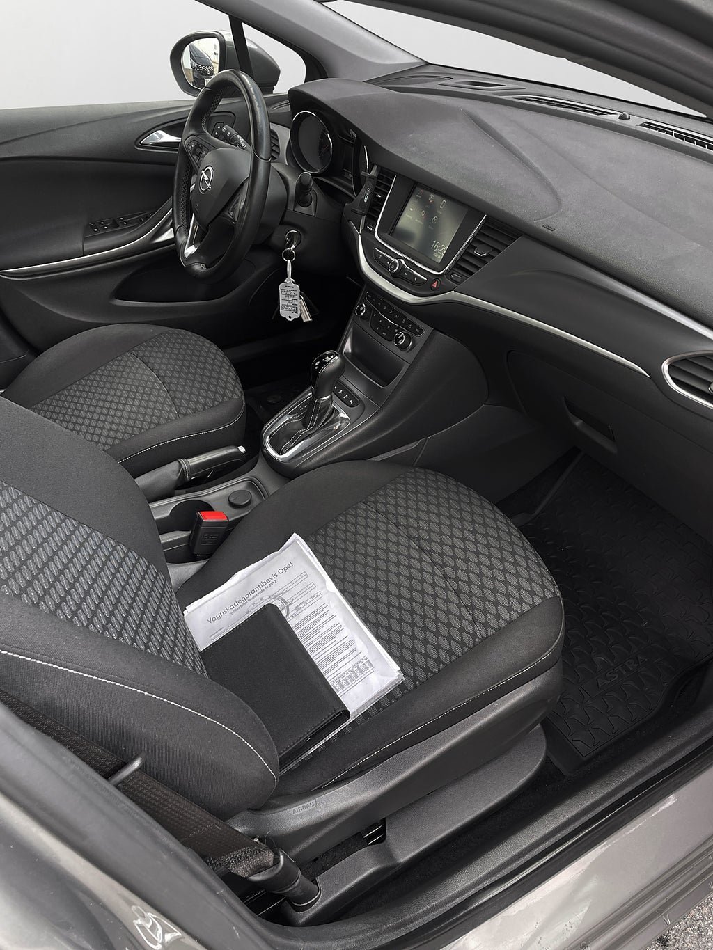 Vehicle Image 10