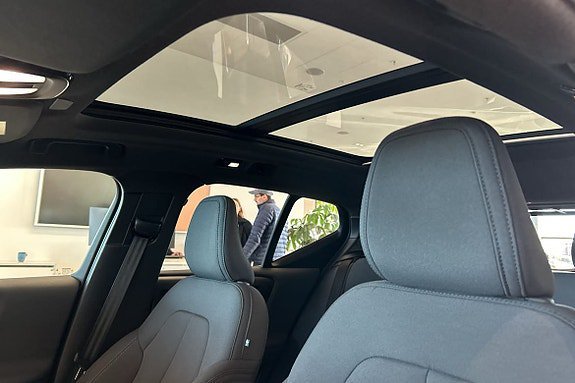 Vehicle Image 27