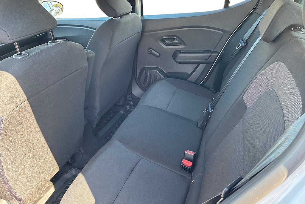 Vehicle Image 13