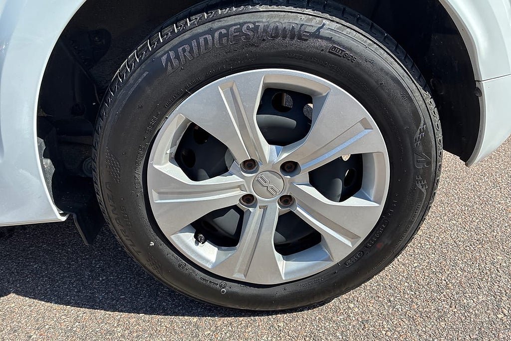 Vehicle Image 17