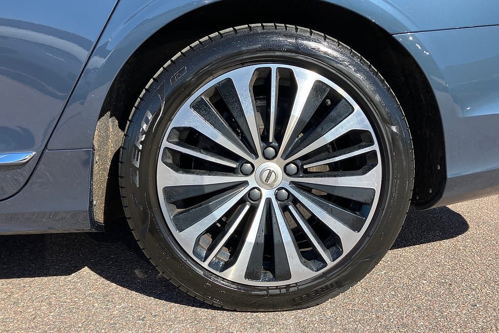 Vehicle Image 17