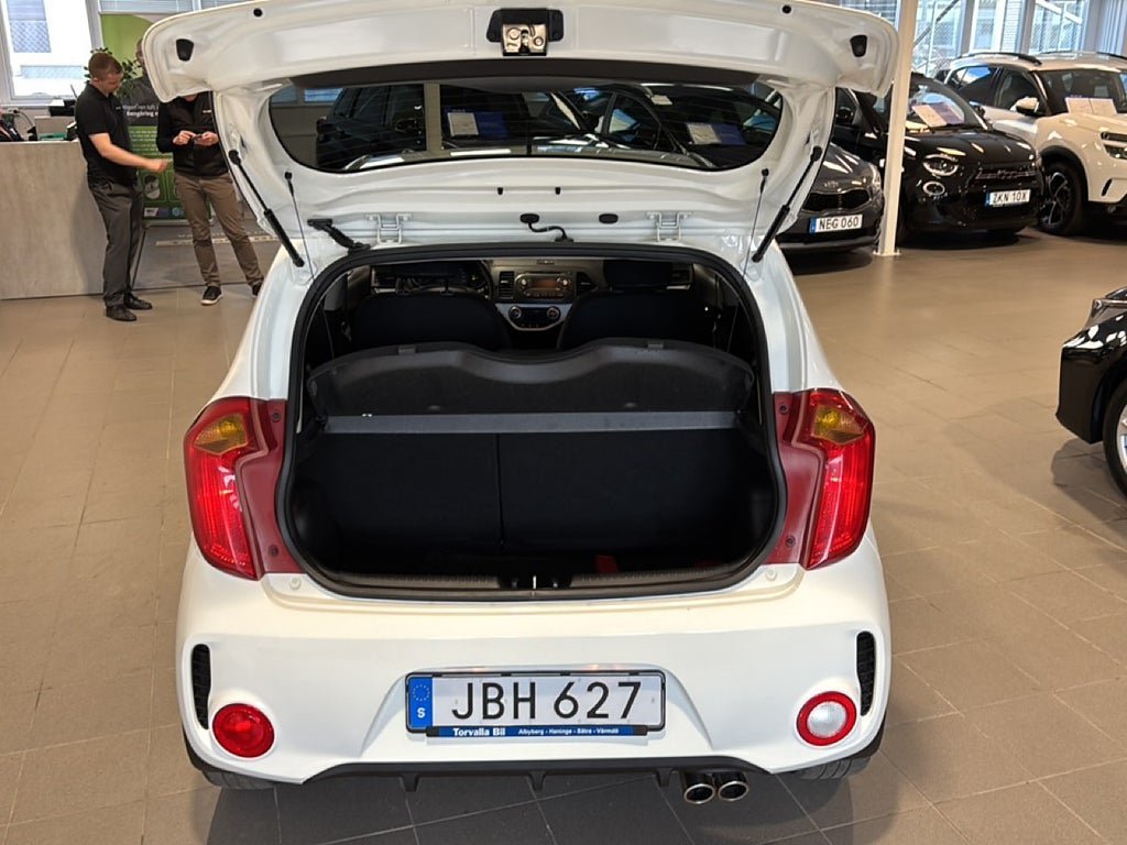 Vehicle Image 10
