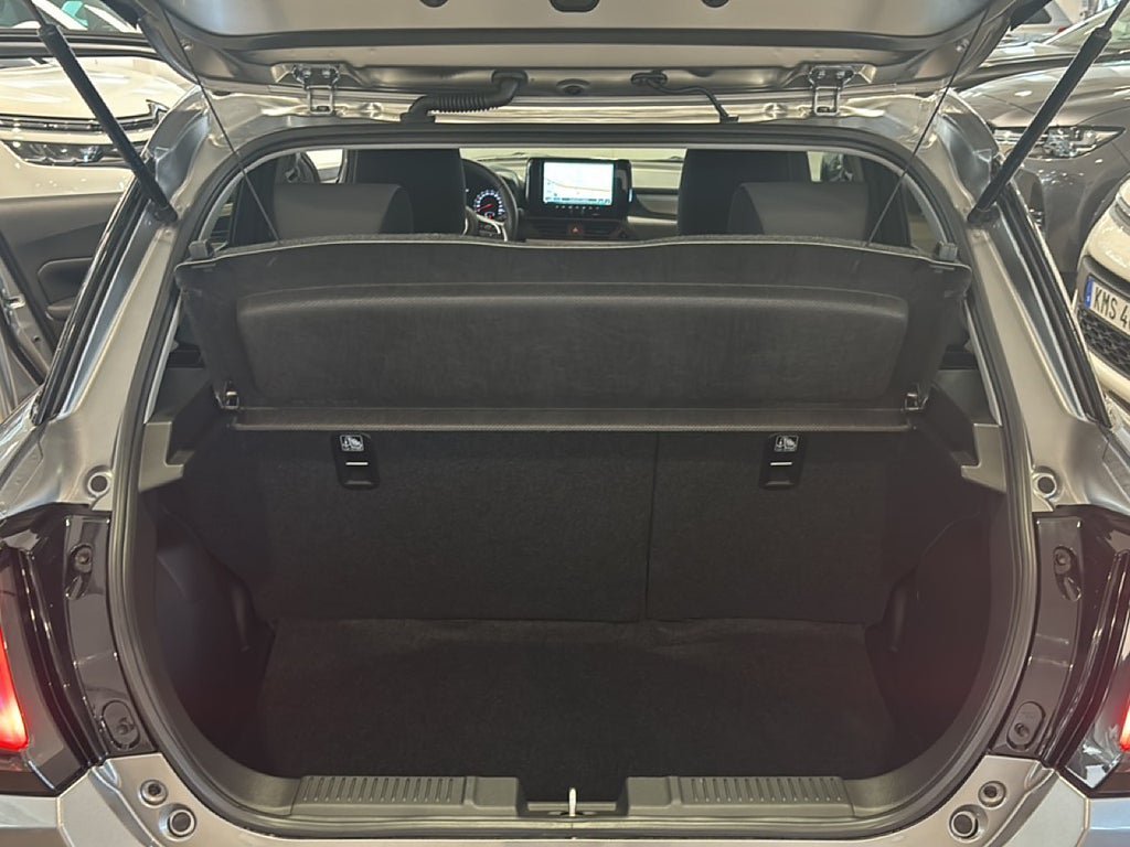 Vehicle Image 14