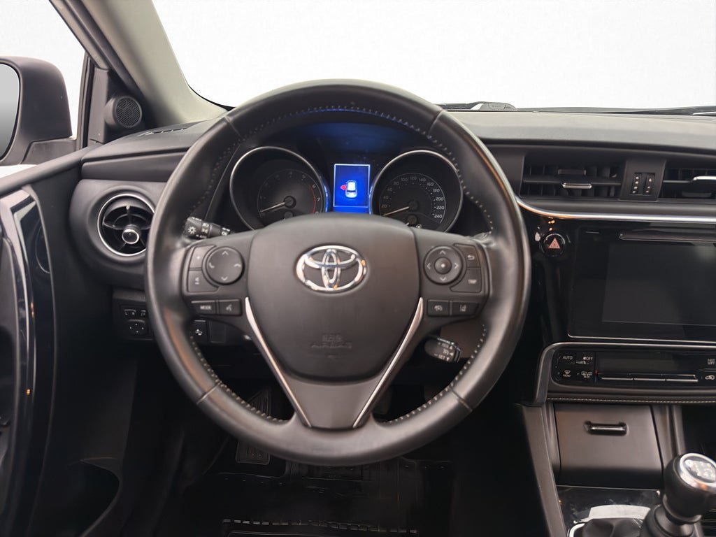 Vehicle Image 11