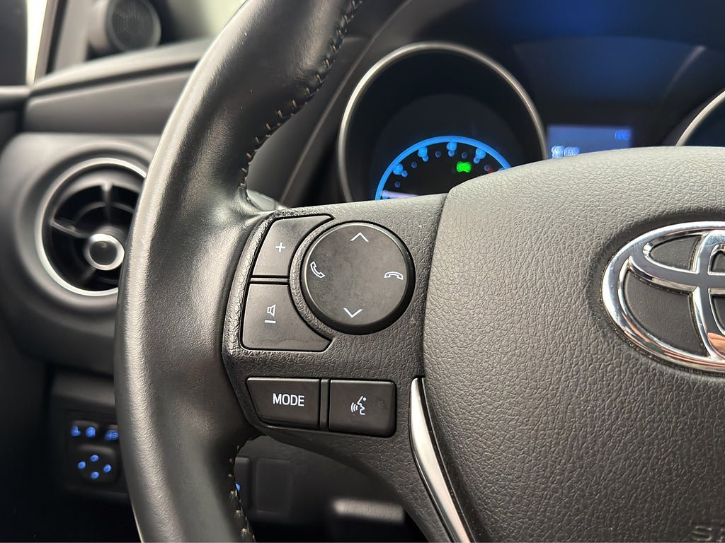 Vehicle Image 13