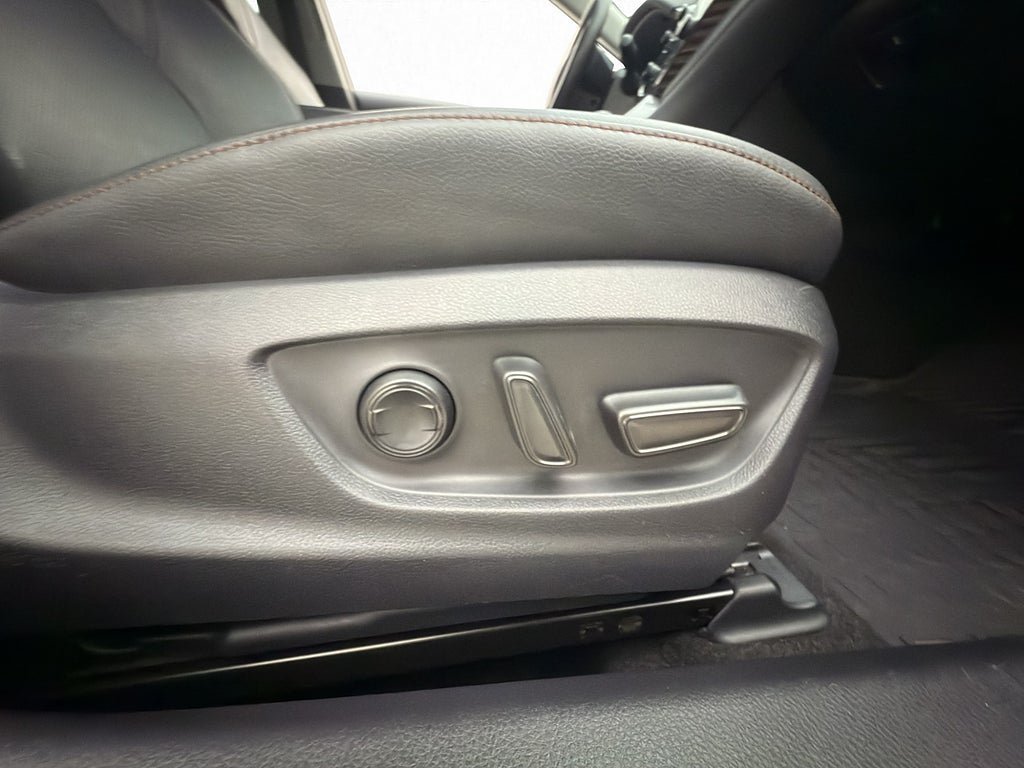 Vehicle Image 24