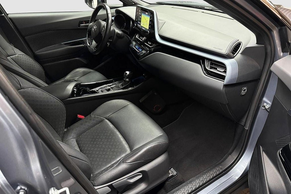 Vehicle Image 13
