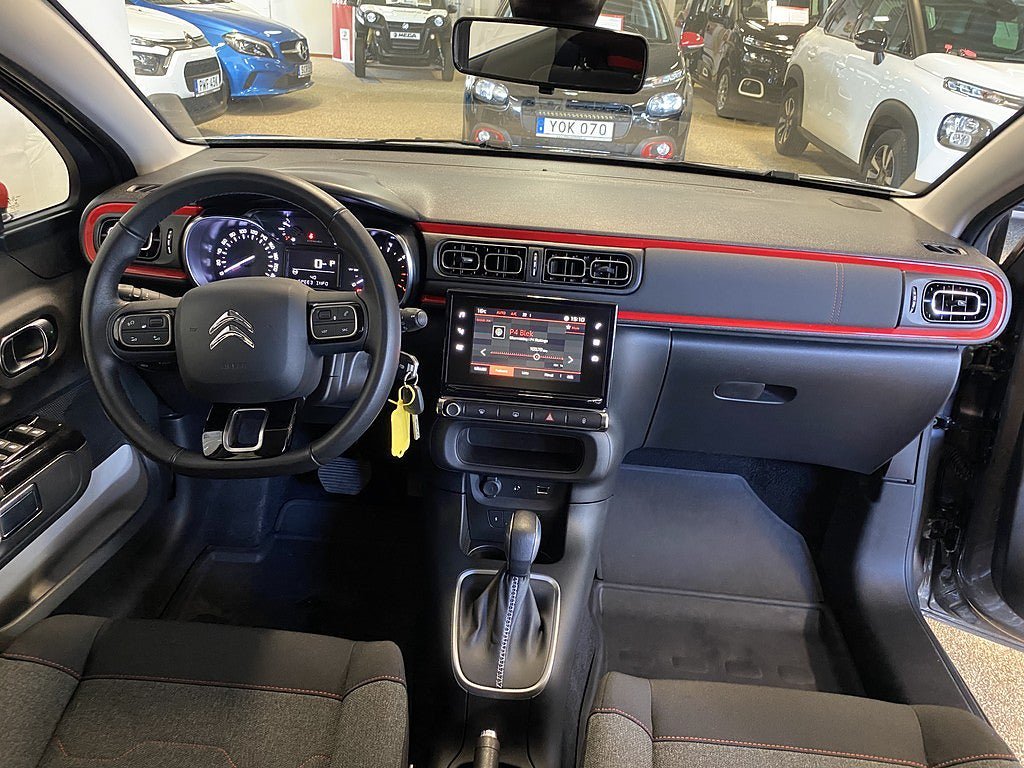 Vehicle Image 6