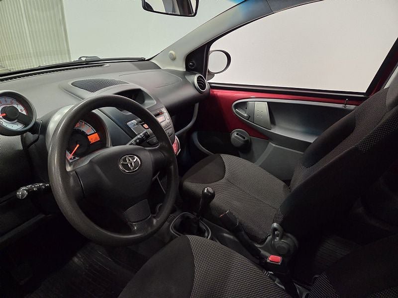 Vehicle Image 10