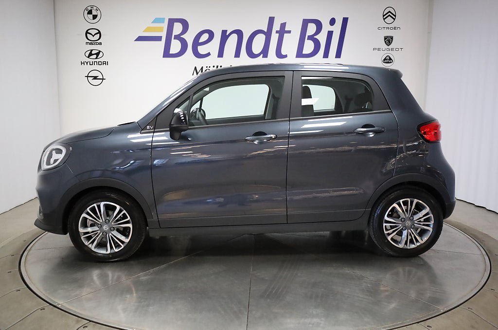 Vehicle Image 6