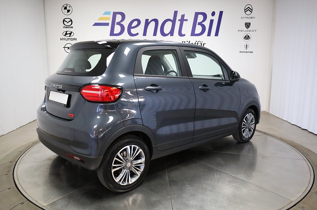 Vehicle Image 14