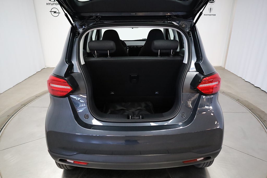 Vehicle Image 11