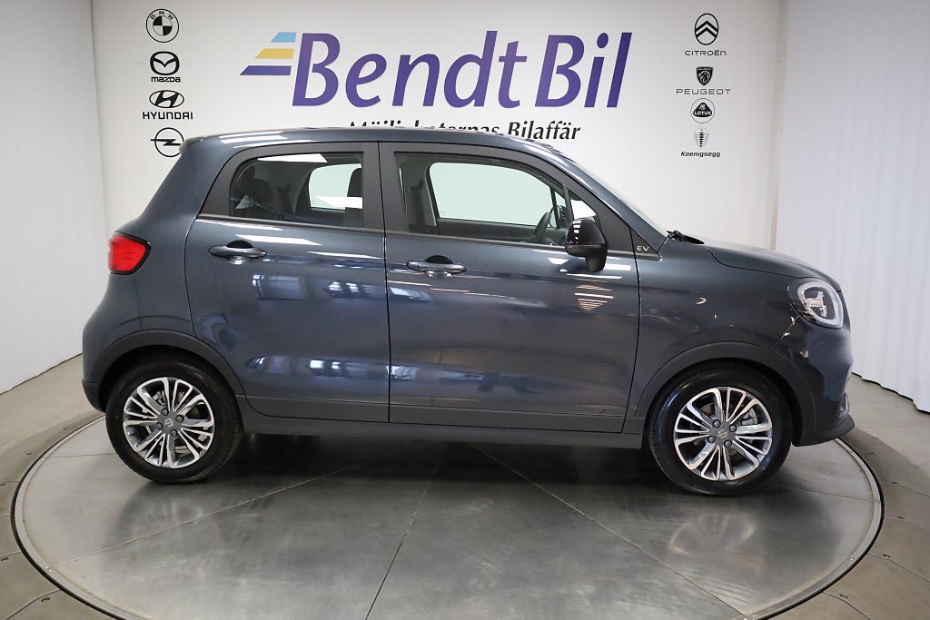 Vehicle Image 16