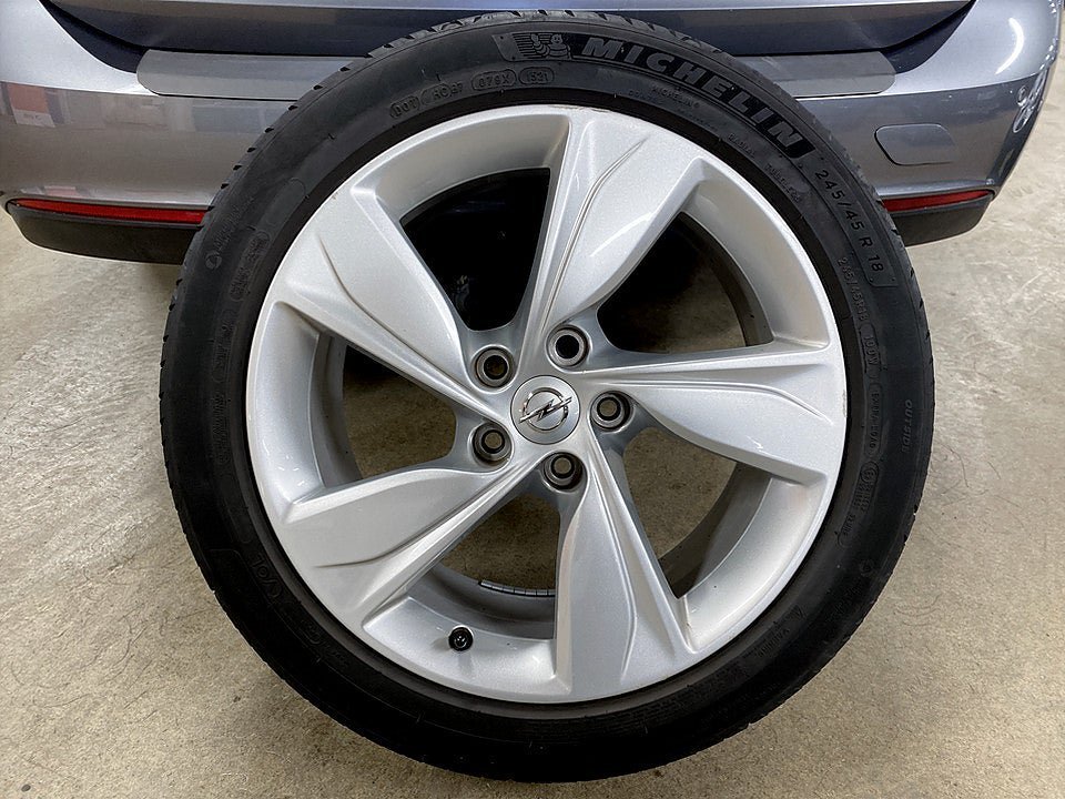 Vehicle Image 16