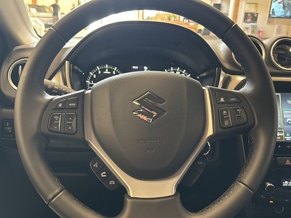 Vehicle Image 17