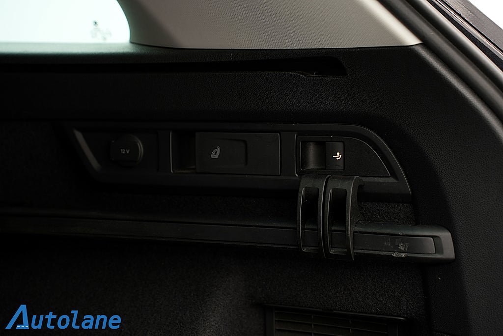 Vehicle Image 32