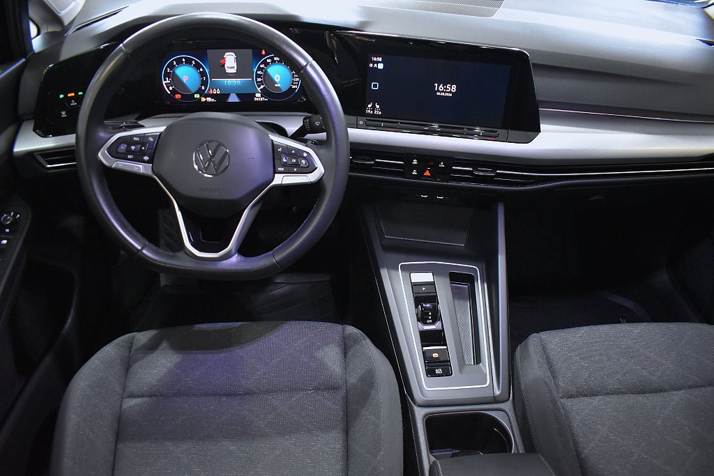 Vehicle Image 8
