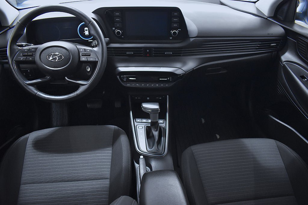 Vehicle Image 8