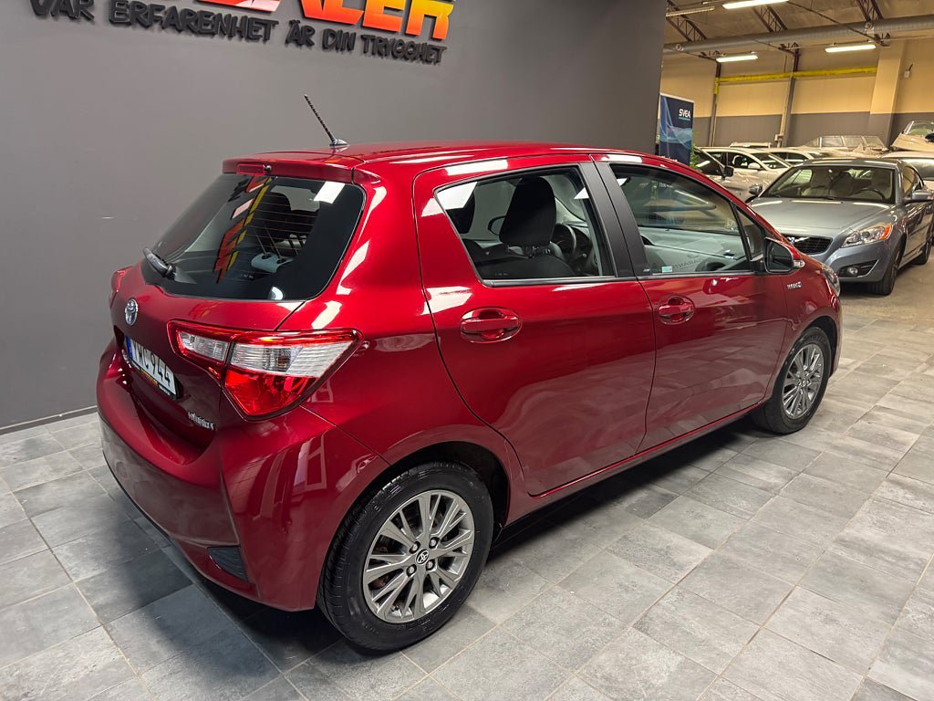 Vehicle Image 5
