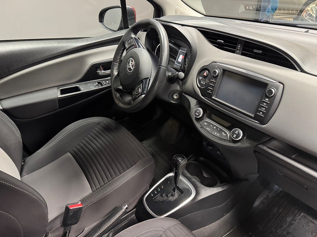 Vehicle Image 7