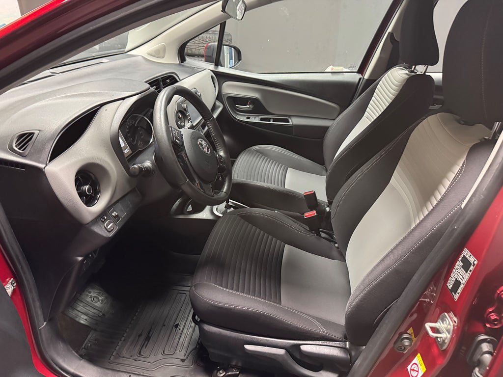 Vehicle Image 11