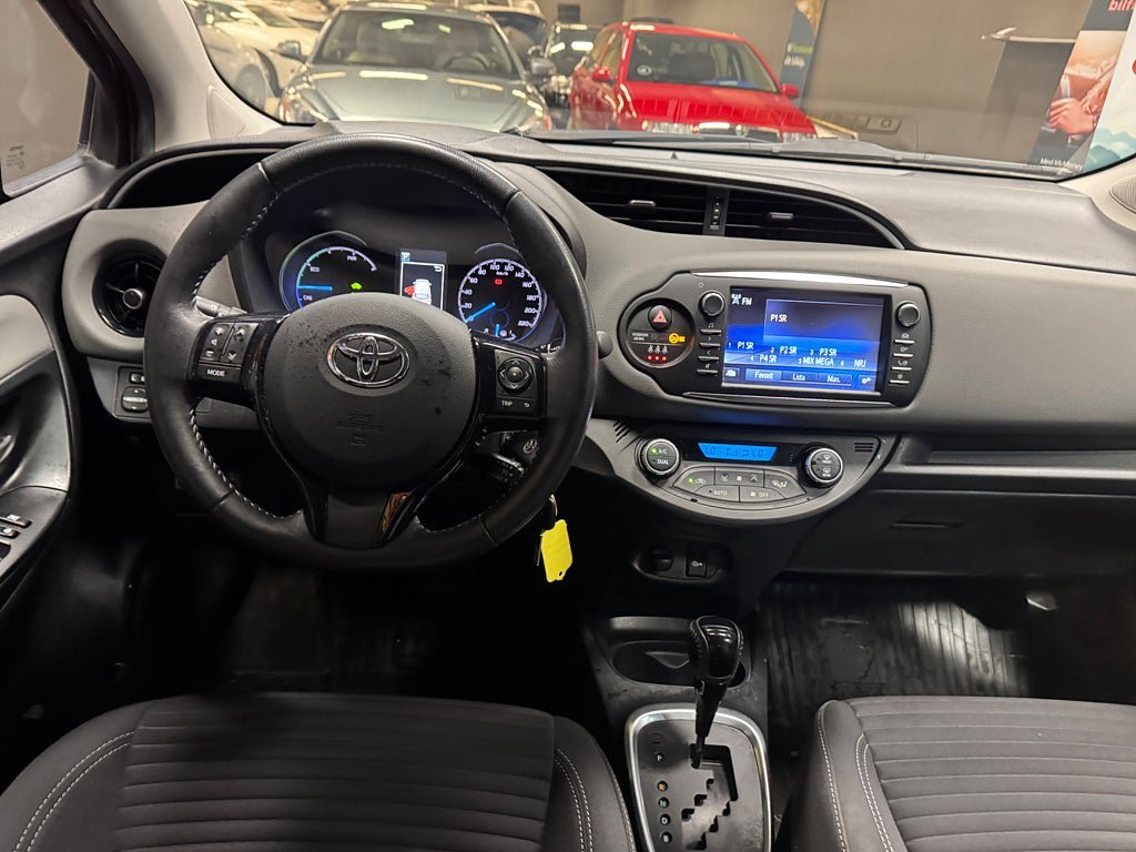 Vehicle Image 13