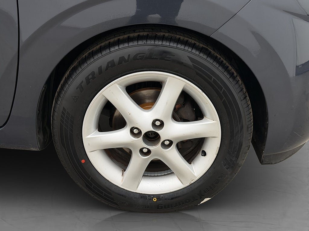 Vehicle Image 10
